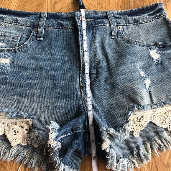 Mossimo Distressed High Rise Shorts Raw Hem Size 8 - Picture 10 of 11